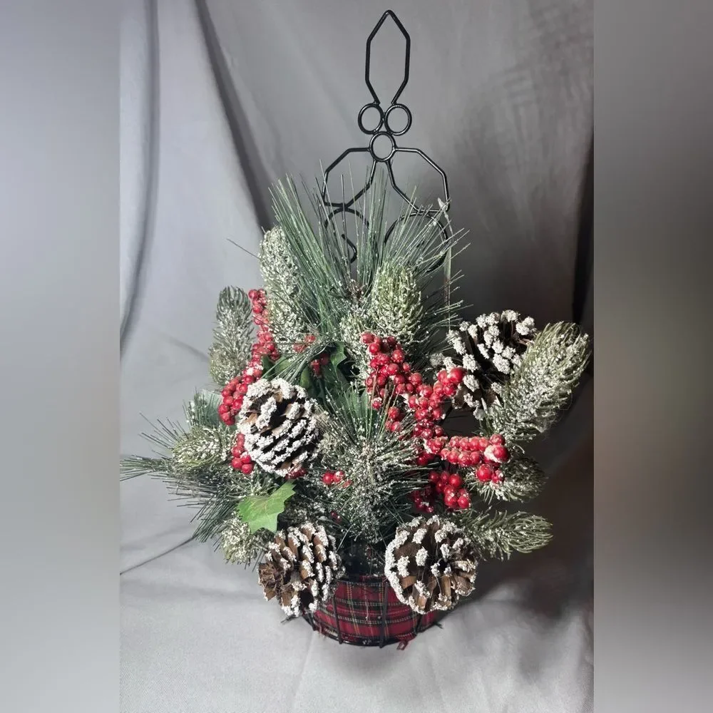 🎄❤️🎄 New! Christmas Floral Arrangement Ready to Hang Holiday Home Decor NWT